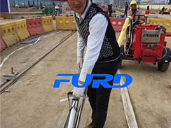旺财28100L灌缝机助力于国家铁路轨道建设