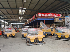 旺财28机械7台手扶双轮压路机出口泰国