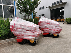 旺财28机械7台小型压路机打包发出